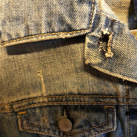 GAP WOMEN' S 1969 CLASS DISTRESSED DENIM JEAN JACKET SIZE EXTRA SMALL  XS NWOT - Picture 8 of 16